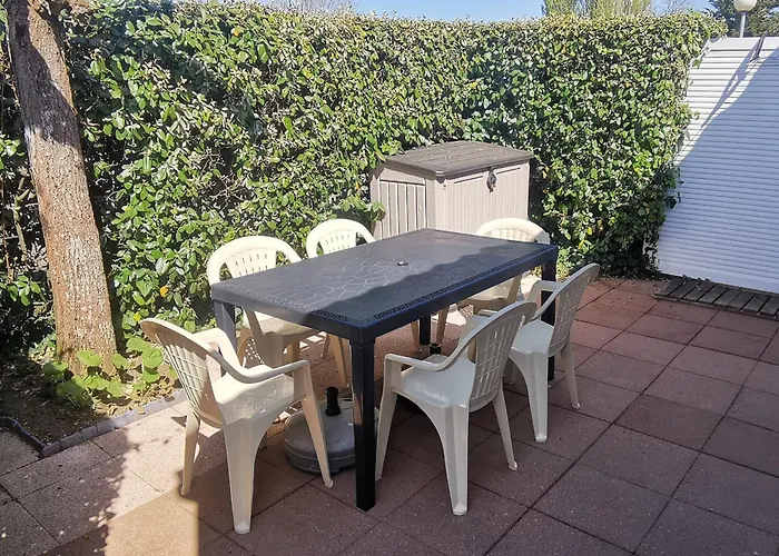 Pavillon T2 + Mezzanine A La Tranche-sur-mer Avec Acces Piscine & Parking - Fr-1-194-439